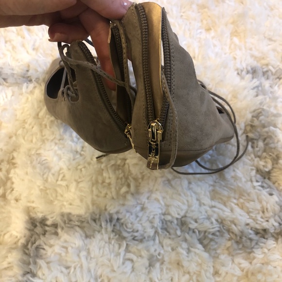 Lace up pointy toe flats - Picture 3 of 4